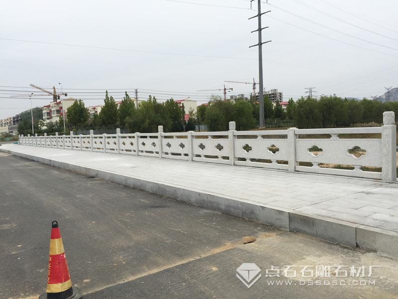 芝麻白栏杆 芝麻白河道石栏杆